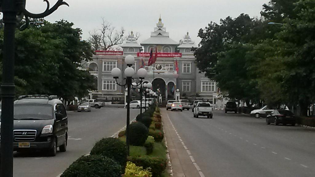 Av Hotel Vientiane Luaran gambar