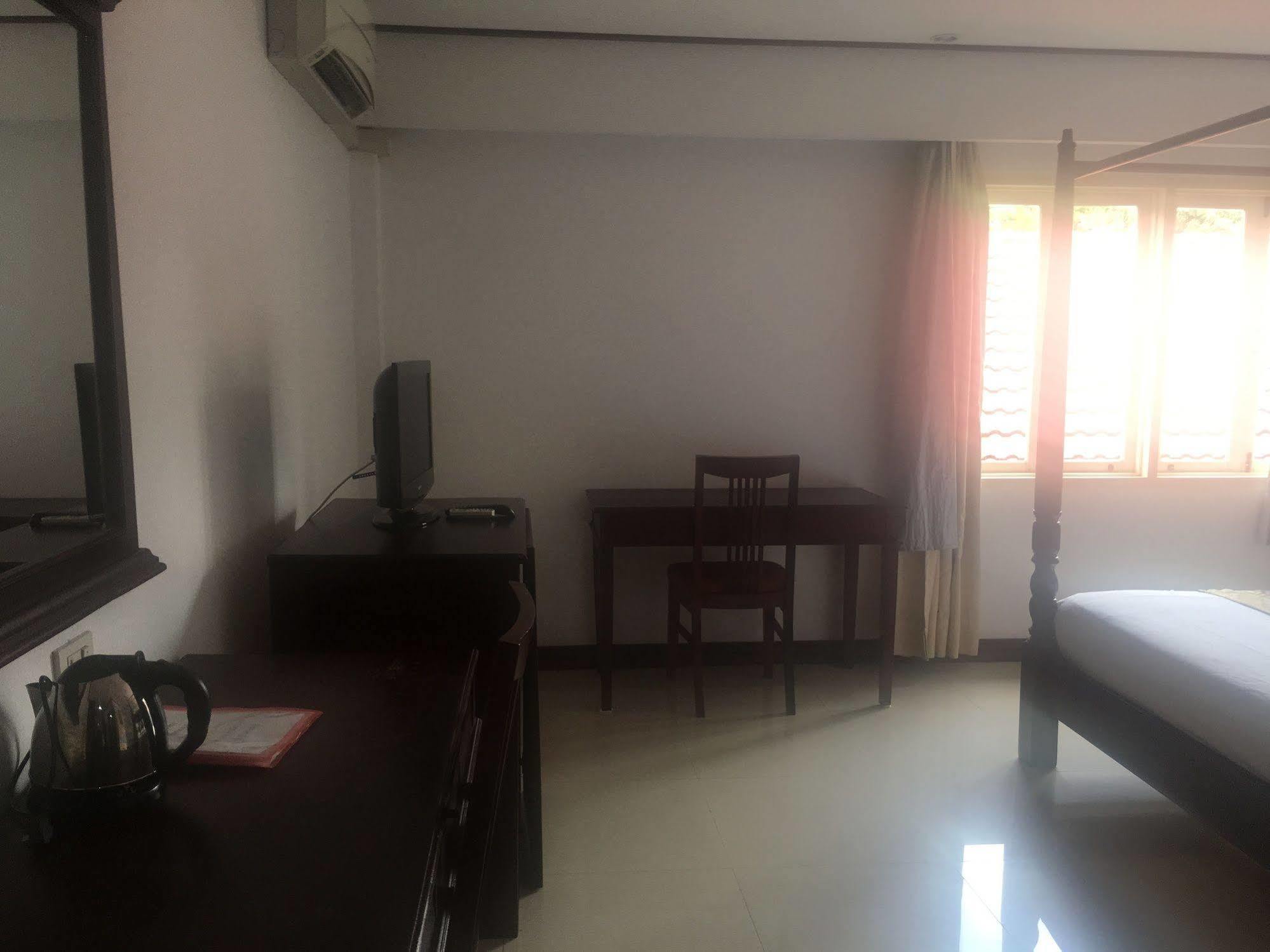 Av Hotel Vientiane Luaran gambar