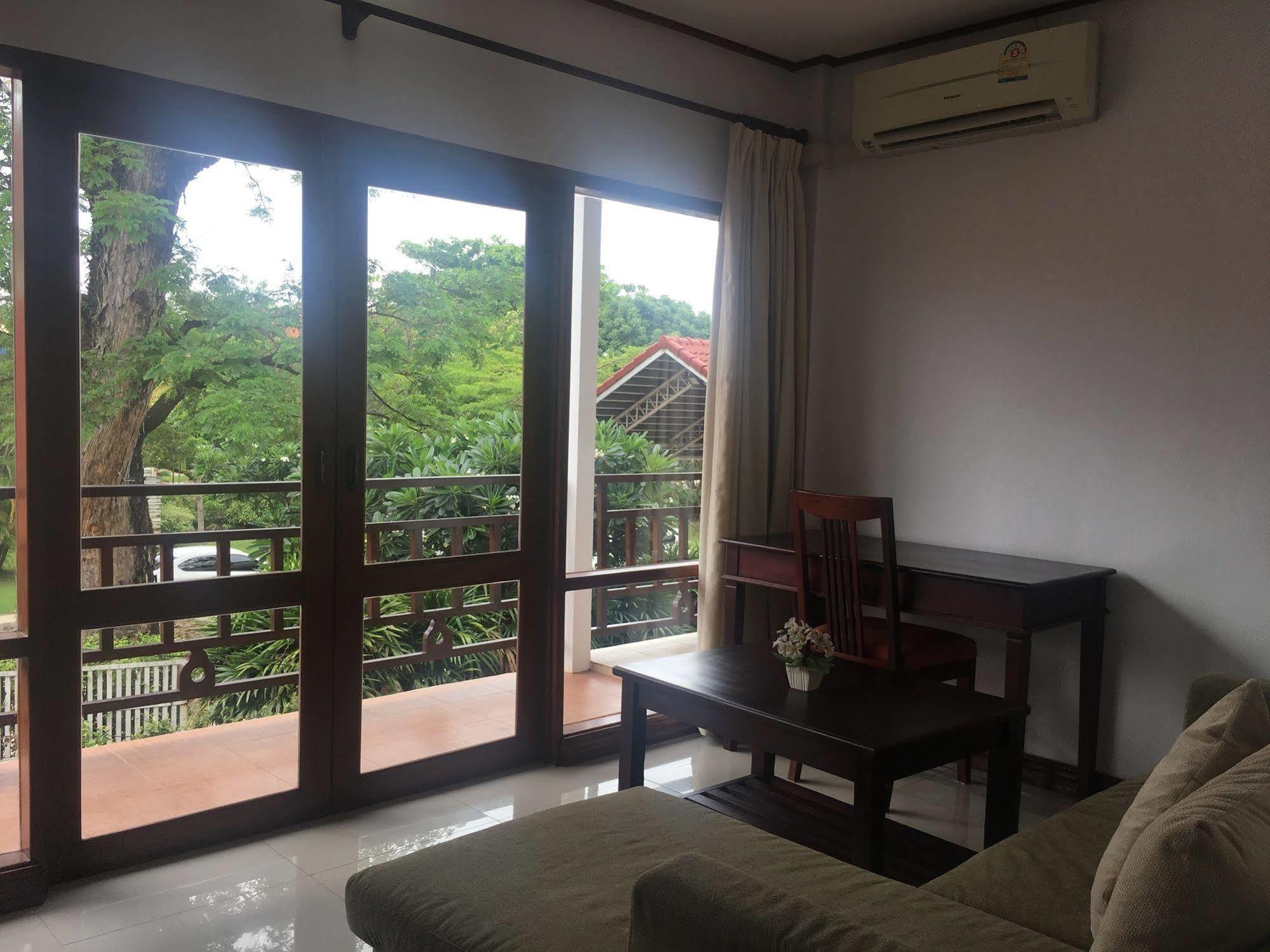 Av Hotel Vientiane Luaran gambar