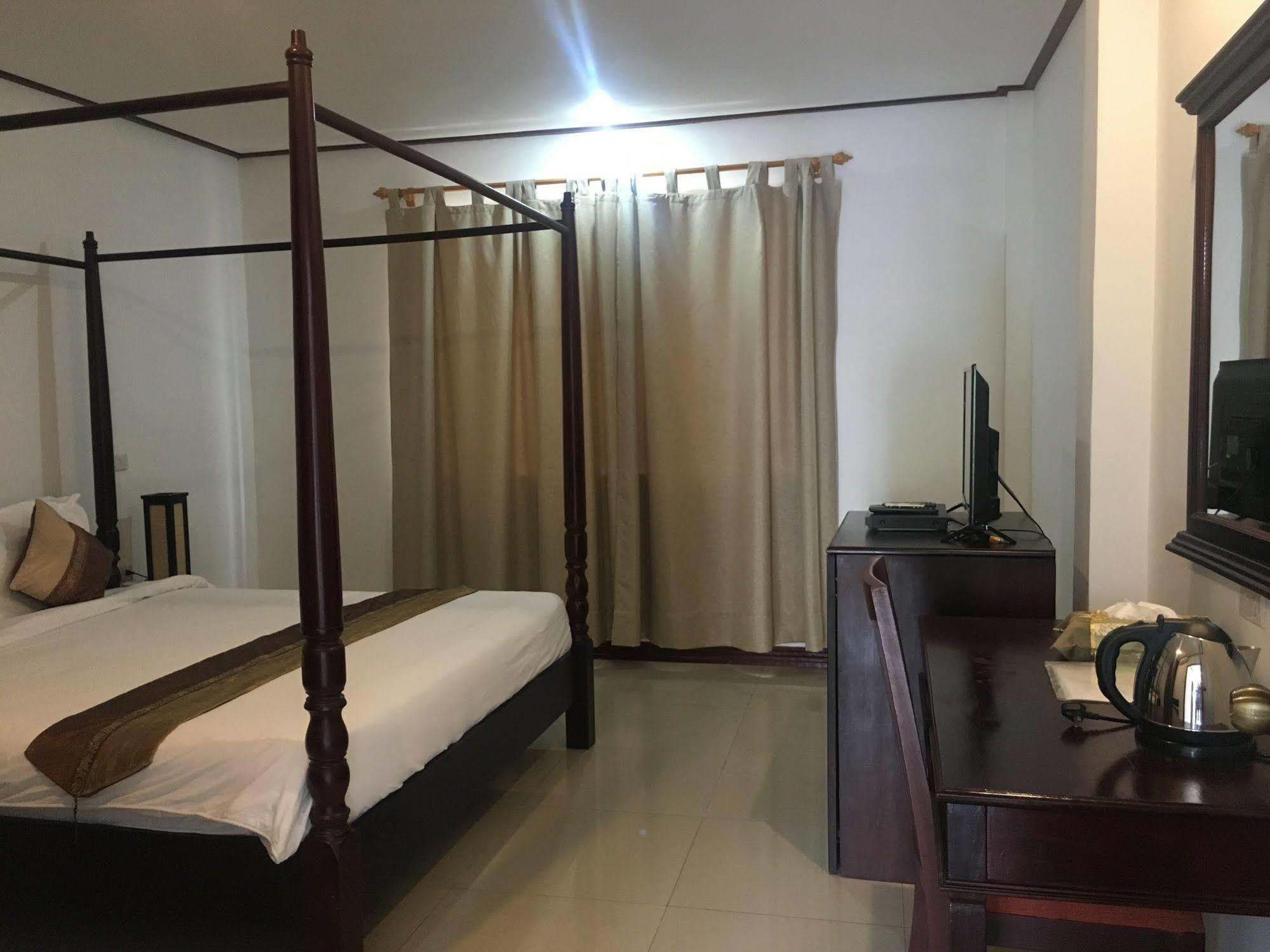 Av Hotel Vientiane Luaran gambar