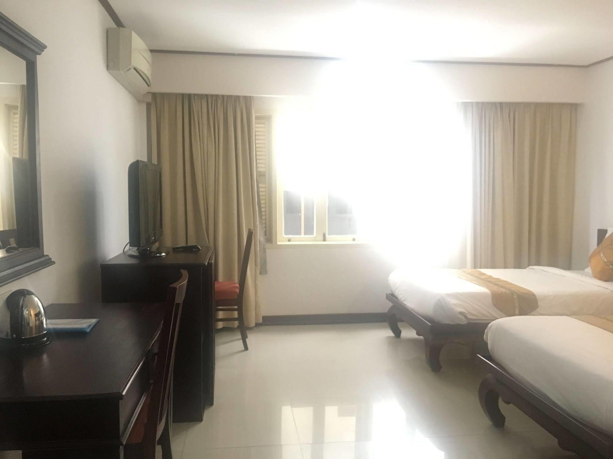 Av Hotel Vientiane Luaran gambar