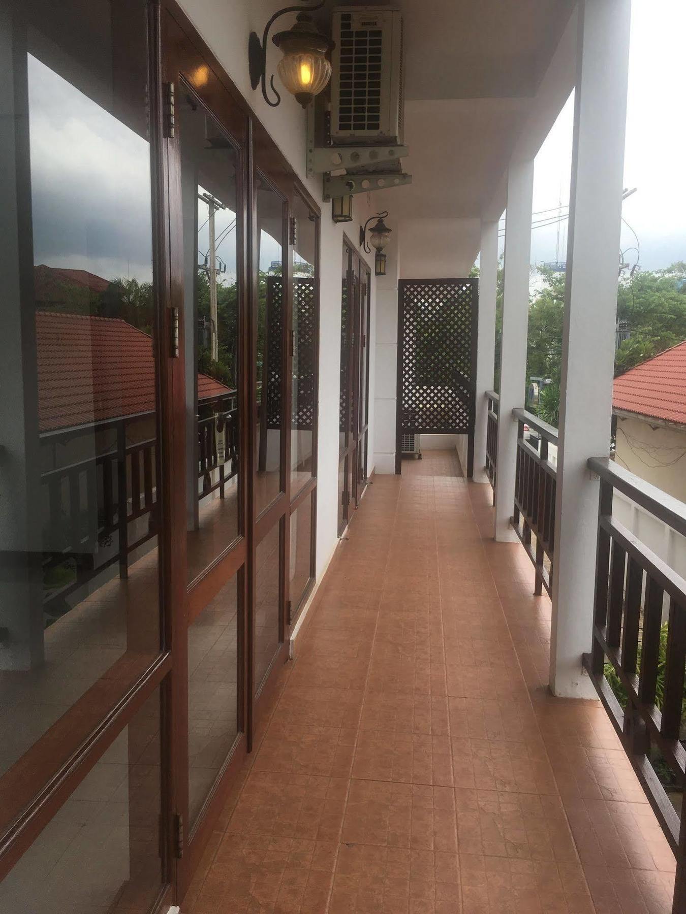 Av Hotel Vientiane Luaran gambar