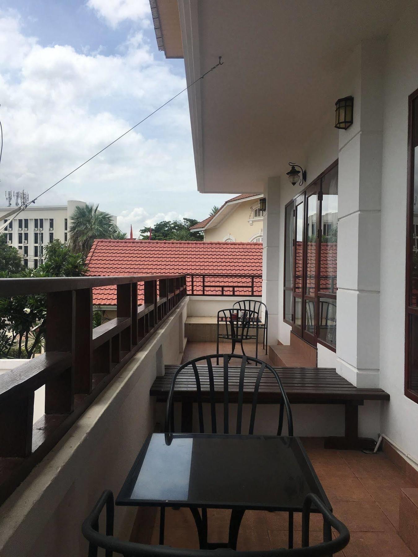 Av Hotel Vientiane Luaran gambar
