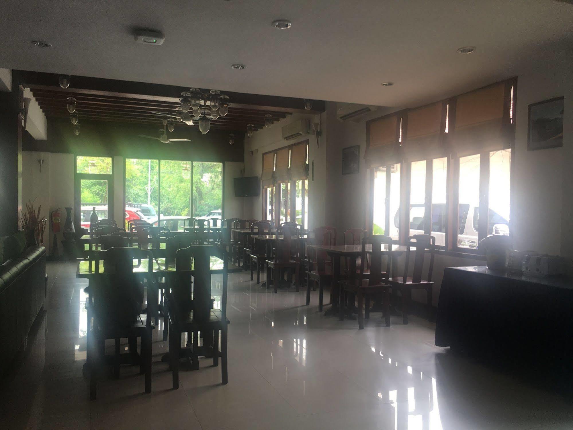 Av Hotel Vientiane Luaran gambar