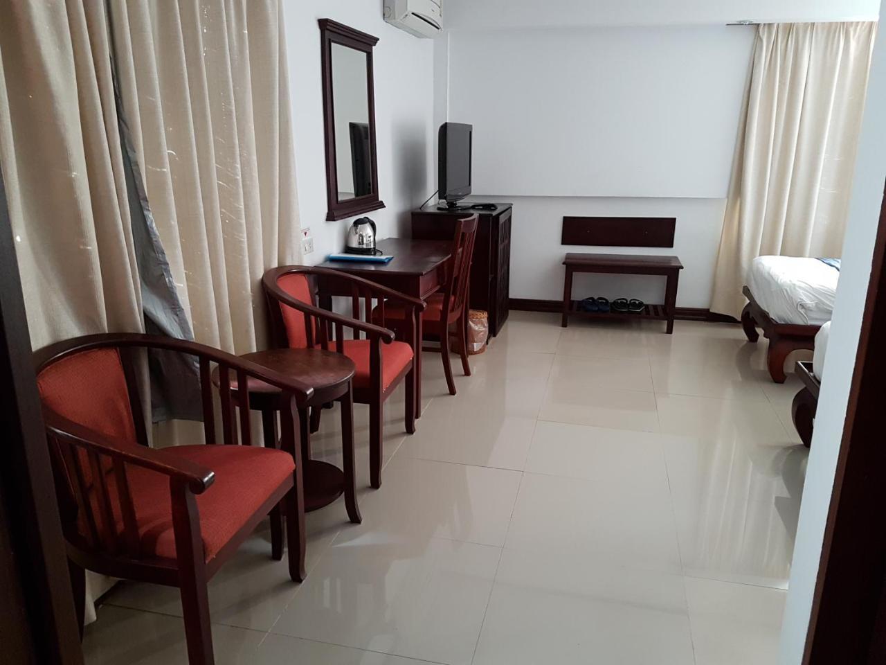 Av Hotel Vientiane Luaran gambar