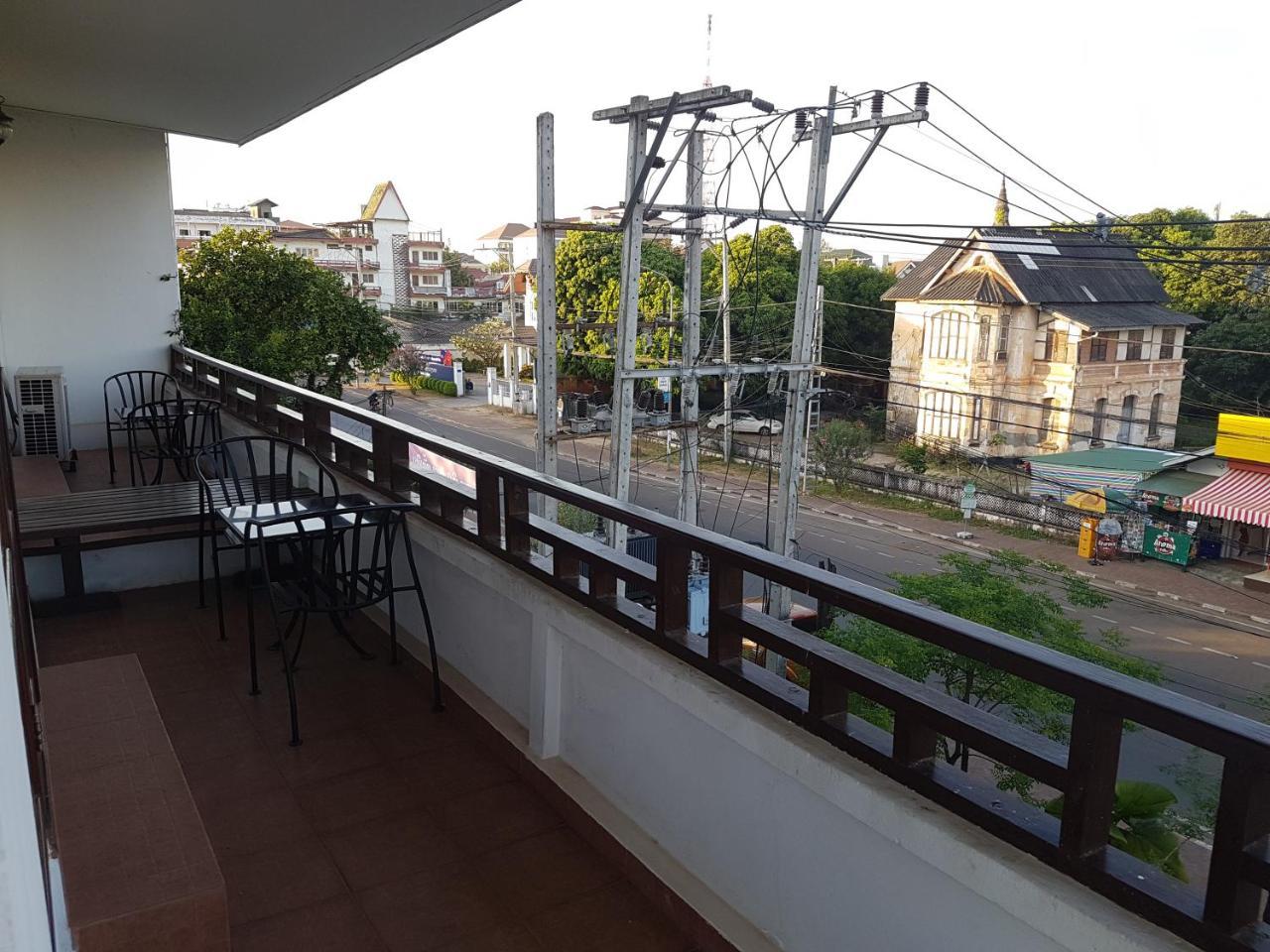 Av Hotel Vientiane Luaran gambar